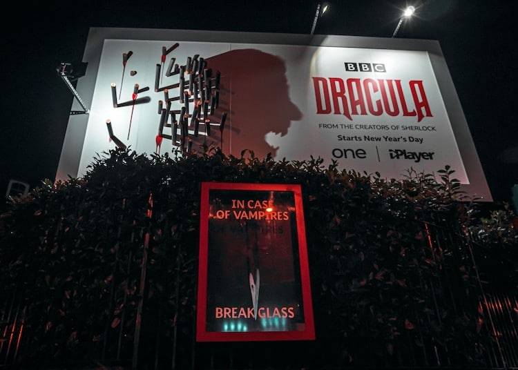 Dracula prende vita durante la notte